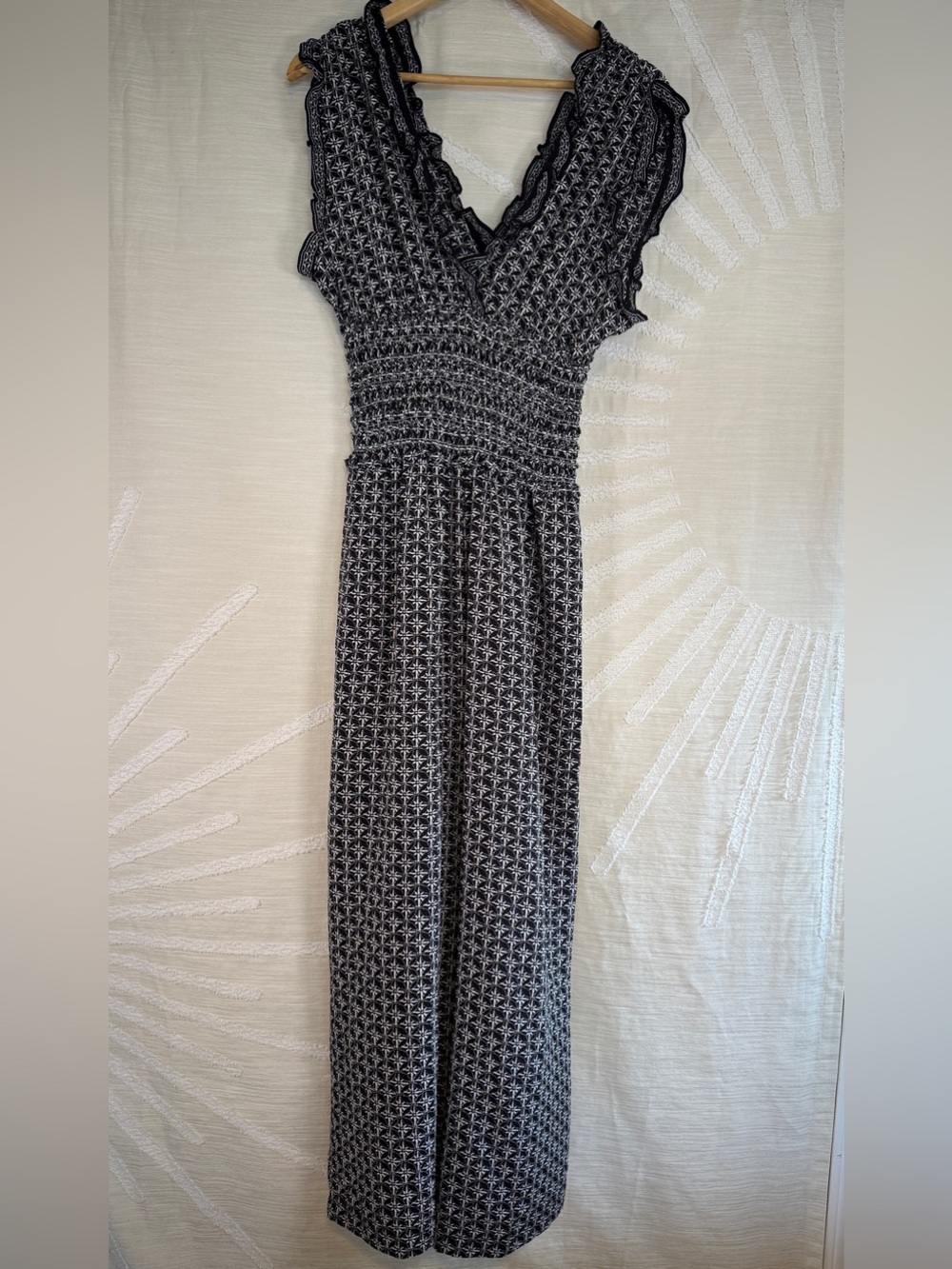 Max Studio Black White Geometric Ruffle Wide Leg Jumpsuit Women’s Large NWT - Picture 2 of 7